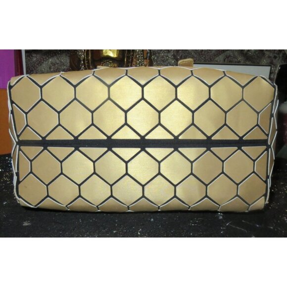 Patrizia Luca Milano made in Italy Gold Geometric Design Crossbody Satchel - Picture 5 of 11